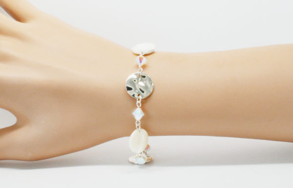 Bracelet pastilles martelées et nacre - Jolla - – Image 2
