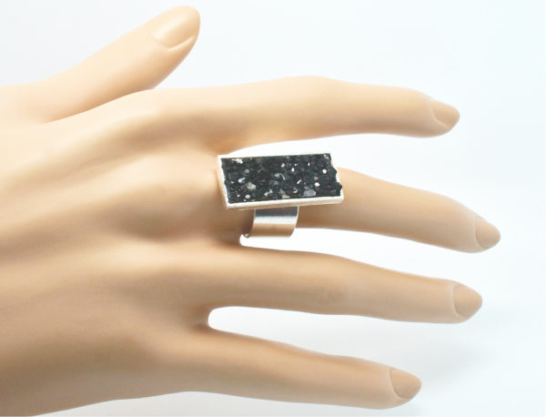 Bague rectangulaire cuir noir pailleté - Scarlett – Image 4