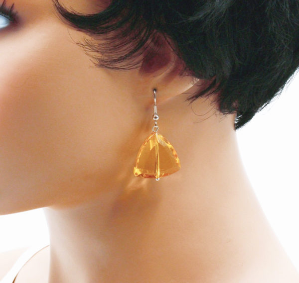 Boucles d'oreilles pendantes triangle - Trillion – Image 7