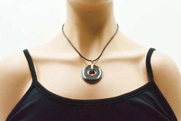 Collier pendentif donut ou Pi Chinois - Donuts – Image 4
