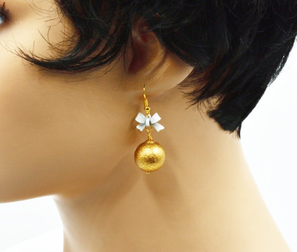 Boucles d'oreilles nœud perle dorée - Cinderella – Image 3