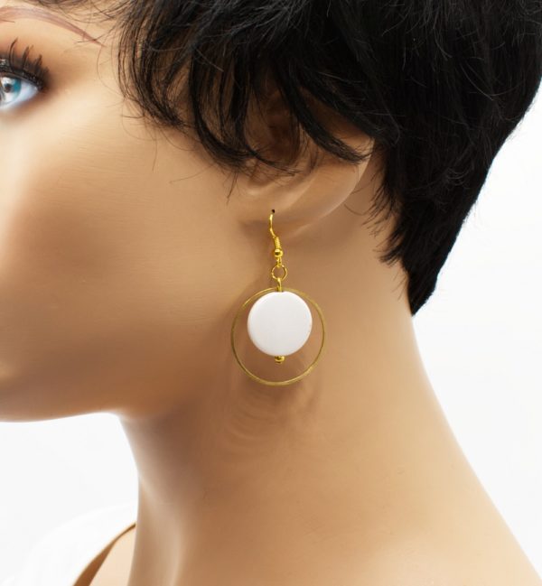 Boucles d'oreilles pendantes créoles dorées - Solaris – Image 11