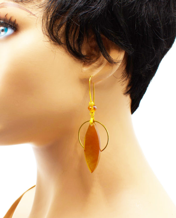 Boucles d'oreilles longs crochets or - Leevah – Image 3