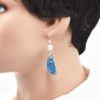 boucles d'oreilles résine et nacre  - Blue – Image 5