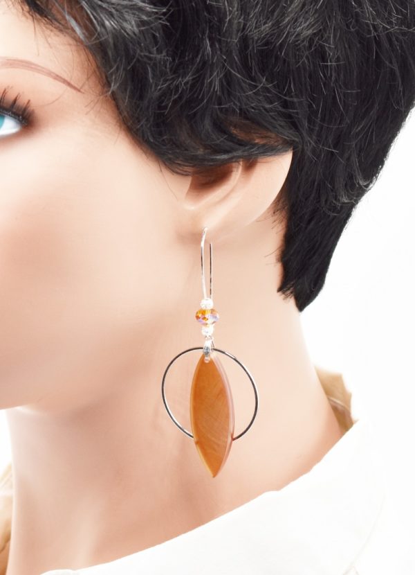 Boucles d'oreilles longs crochets or - Leevah – Image 5